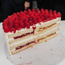 Hochzeitstorte mit Himbeeren | vegan möglich - Barcomi's & Cynthia Barcomi's Onlineshop